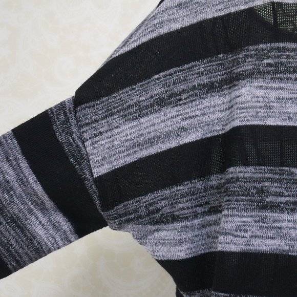 SOCIETY GIRL Black Grey Gray Stripes Button Accent Back 3/4 Sleeves Sweater Top - Picture 5 of 15